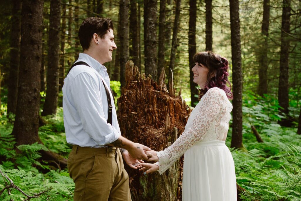 Woodland elopement ceremony in Seward, Alaska