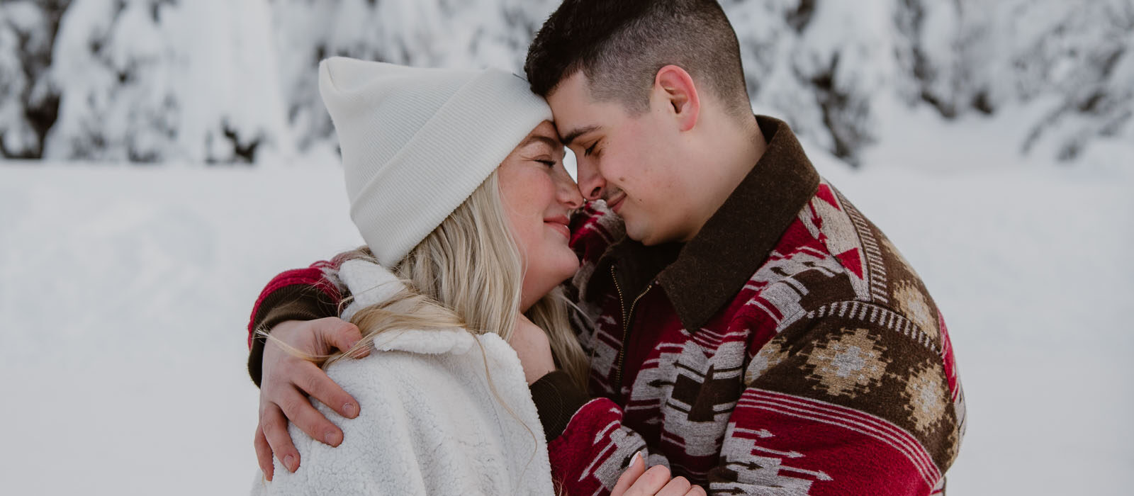 Winter_Engagement_Couple